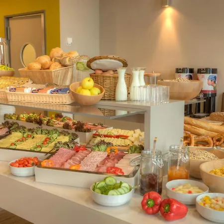 Hotel Meininger Frankfurt/main Messe 3*