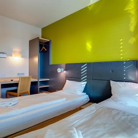 Meininger Frankfurt/main Messe Hotel 3*