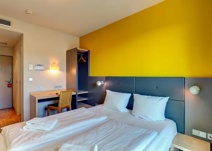 Meininger Frankfurt/main Messe ホテル 3*