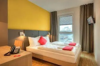 Meininger Frankfurt/main Messe ホテル フランクフルト