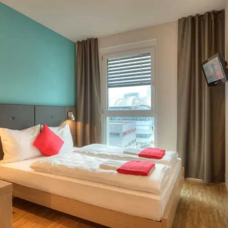 Meininger Frankfurt/main Messe Otel 3*