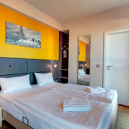 Meininger Frankfurt/main Messe Hotel 3*